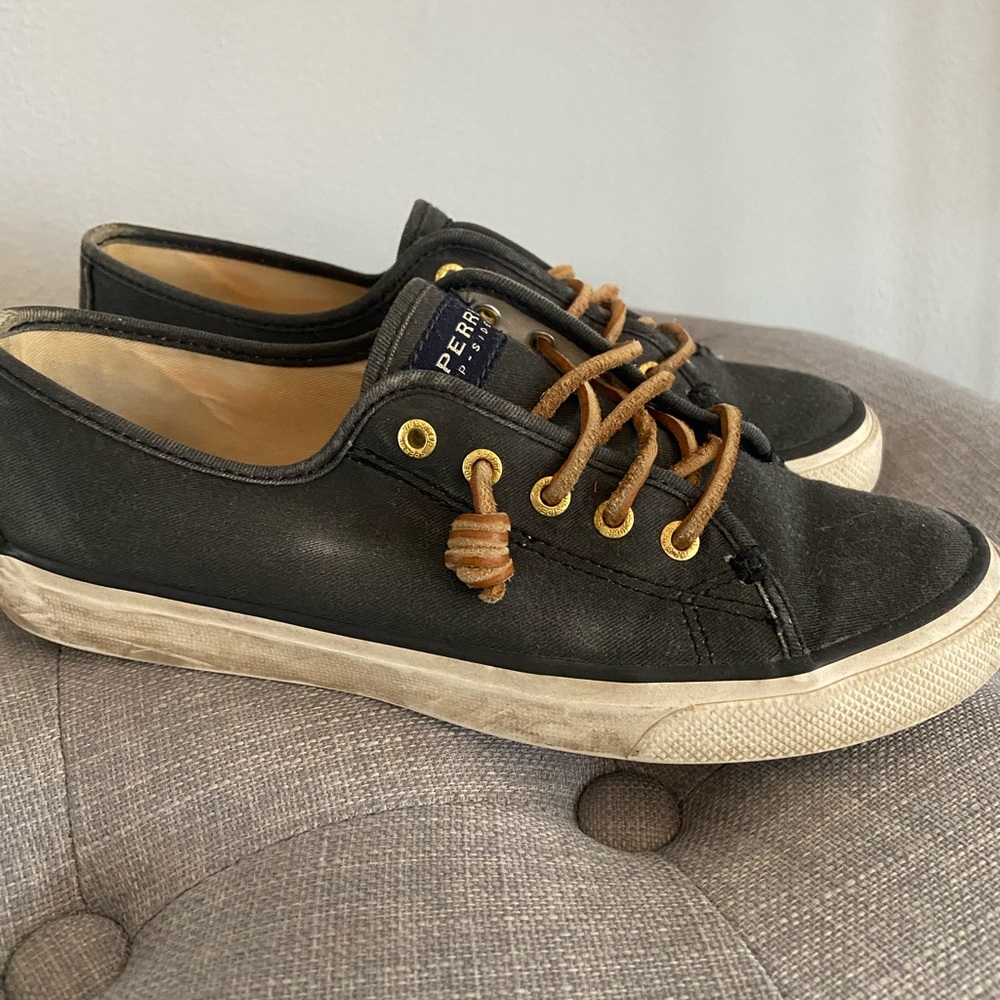 Sperry Women’s Navy Canvas Boat Shoes
